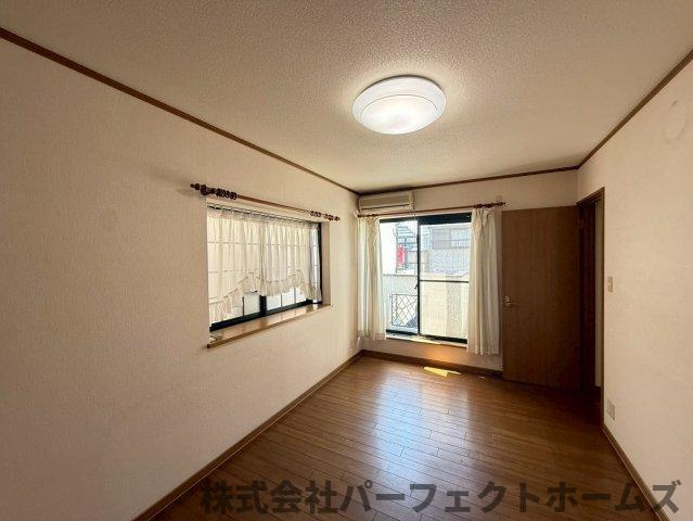 村野東町中古戸建の寝室|ゆとりの広さです