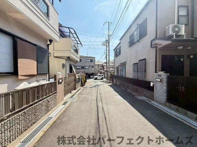 村野東町中古戸建の前面道路含む現地写真|前面道路含む現地写真です