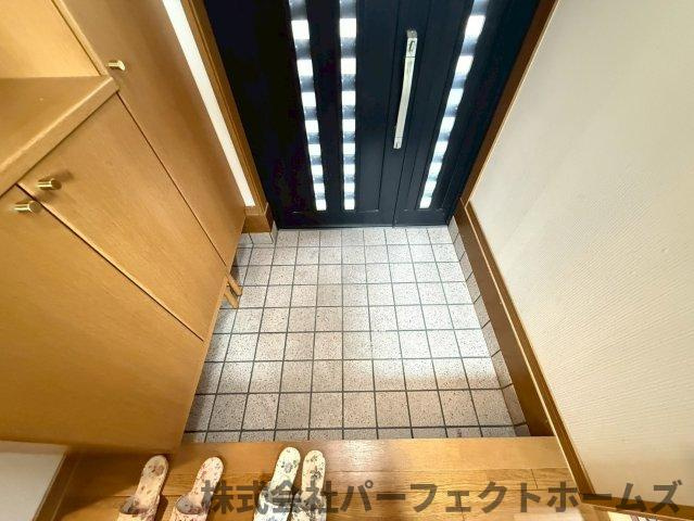 村野東町中古戸建の玄関|落ち着いた玄関です