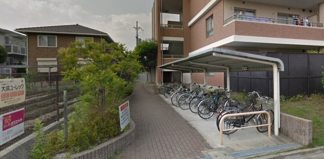 高槻市宮田町３丁目の賃貸マンションのエントランス
