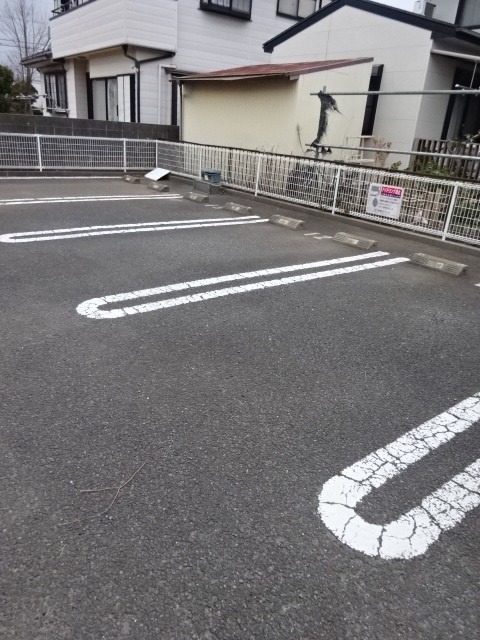 ジェルメⅡの駐車場