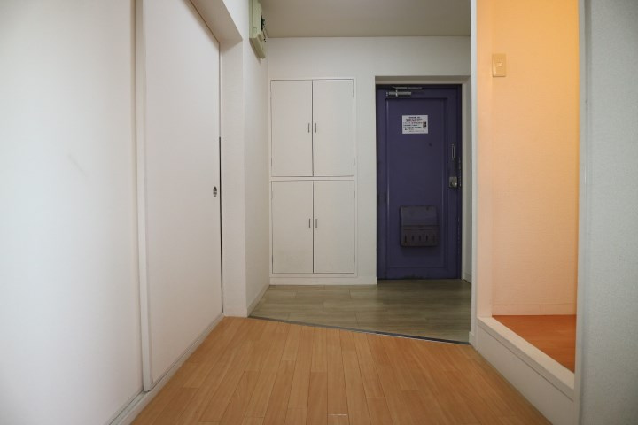 久留米市花畑１丁目の賃貸マンションの玄関|収納もある玄関です