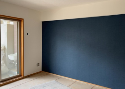 【洋室】 | シーズガーデンパラディス町田 | 洋室のメリットは重い家具が置きやすく、身の回りが整理しやすいことです。 床がフローリングのため畳とは異なり凹みにくいです。 クローゼットなど収納が豊富で、普段使わない旅行カバンや服の整頓も簡単にです。