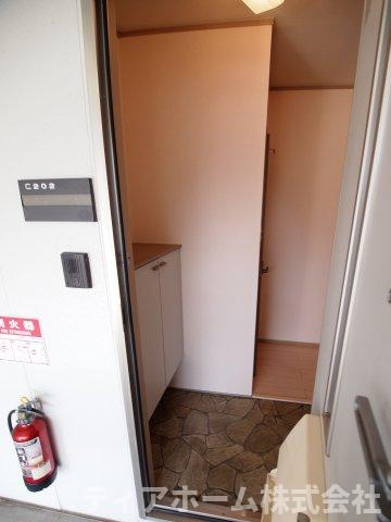 香芝市関屋のハイツの玄関|きれいな玄関です