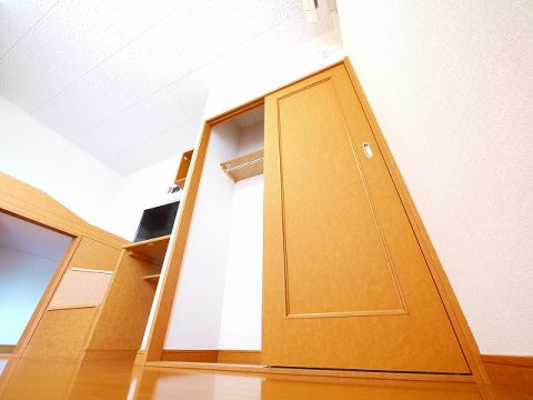 レオパレスフローラの収納|収納豊富です
