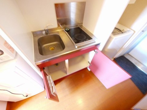 レオパレスフローラのキッチン|使いやすいキッチンです