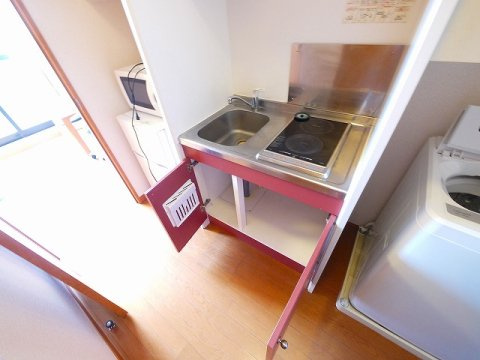 レオパレスフローラのキッチン|きれいなキッチンです