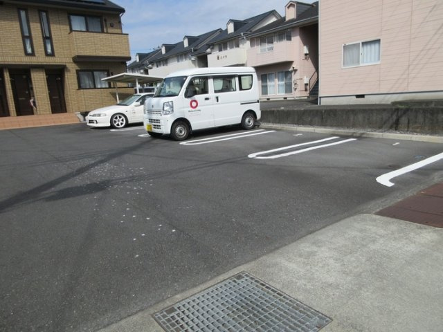 ハイフィールドの駐車場