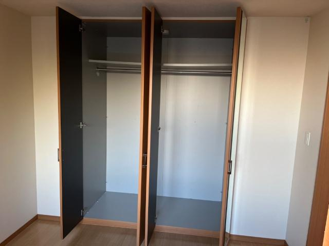 コンフォース六条院の収納|北洋室クローゼット