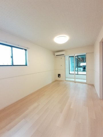 ベルシオン西江原Ⅱの居間・リビング