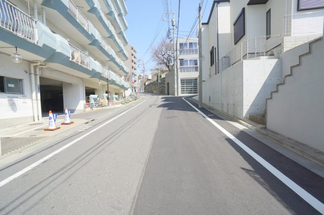 南馬込５　土地の前面道路含む現地写真|北西側　公道　幅員約6.5m　接道約17.0m
