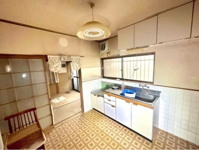 半田市岩滑高山町２丁目　中古戸建のキッチン
