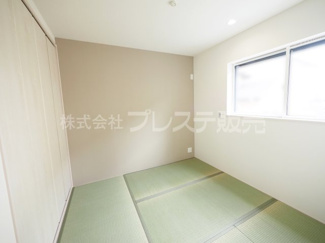 【和室】 | 奈良市法蓮町の新築一戸建 全２区画 ３ | 現地写真（１号地和洋室）南向きですので、陽あたり良好です♪
