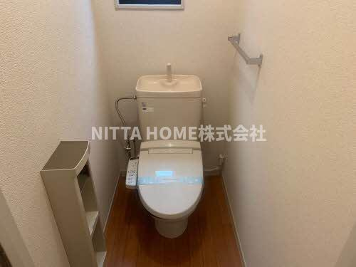 豊岡市中陰のアパートのトイレ|暖房洗浄付きのトイレになります◎