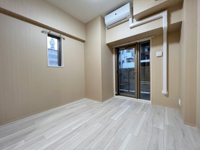 City Lux Namba South（旧ラグゼナなんば南）の洋室
