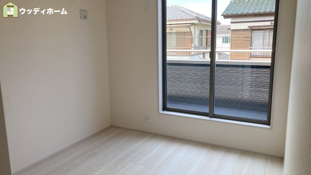 越谷市伊原2丁目　新築一戸建ての洋室