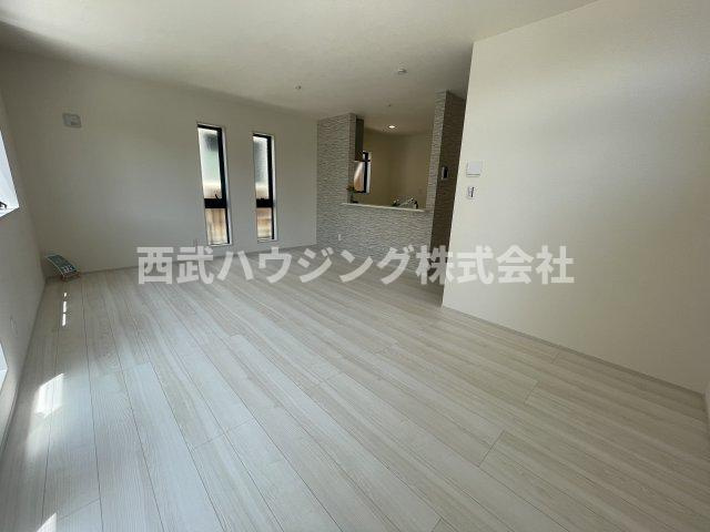 【仲介手数料無料】所沢市　榎町　全１棟　所沢市の新築住宅なら西武ハウジングの居間・リビング
