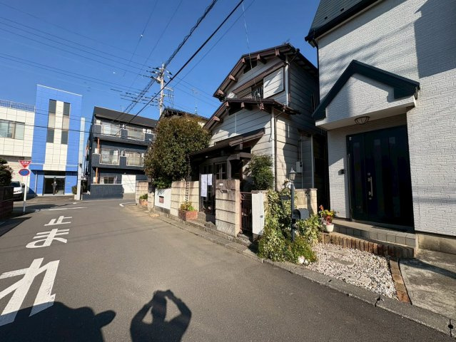 川越市稲荷町　建築条件なし売地　東武東上線『上福岡駅』徒歩15分　【高階南小学区】の前面道路含む現地写真