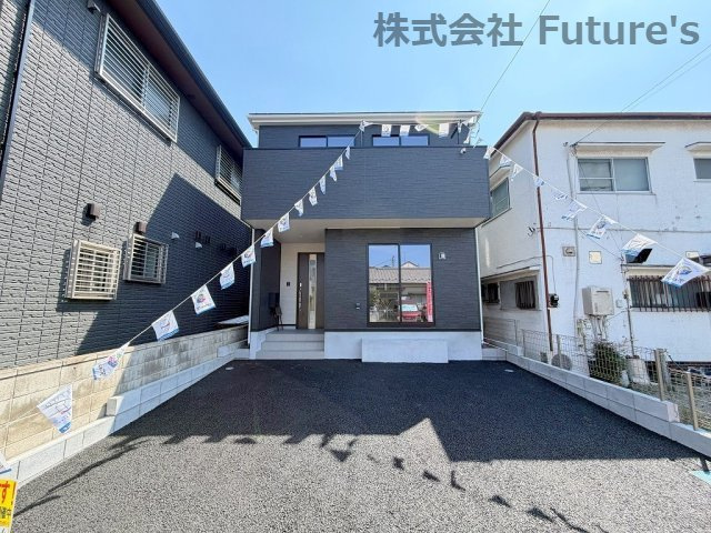 三郷市戸ケ崎5丁目　新築戸建　全1棟の外観|最寄りバス停まで徒歩2分で駅までのアクセス良好◎