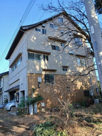 ふじみ野市大井の中古一戸建の外観|敷地72坪超、二世帯や大家族にぴったりの大型8LDK+Sの中古一戸建て！
ビルトインガレージにはお車が並列で2台駐車可能です。
資料請求やご見学などお気軽にお問い合わせください。