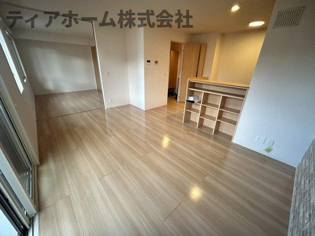 ドミール・ヨシダ・トロワの居間・リビング|こちらの居間で趣味の時間をお楽しみください