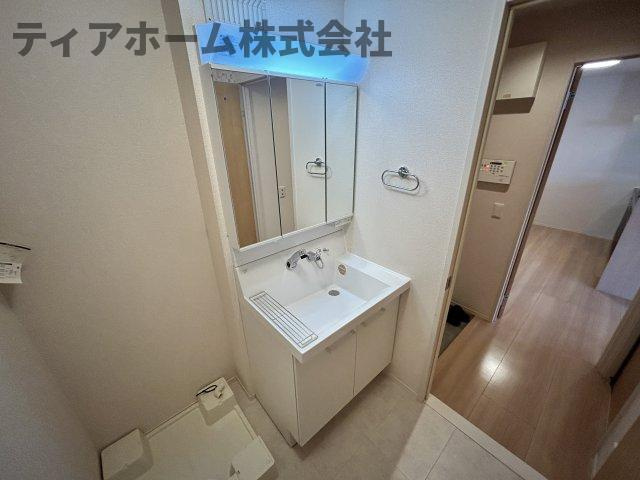 ドミール・ヨシダ・トロワの独立洗面台