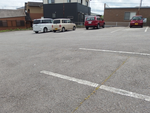 ハーモニーヒルズの駐車場