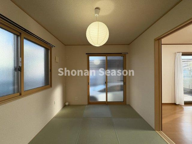 【現地画像あり】伊勢原市板戸　中古戸建　34.78坪の和室|柔らかな畳の和室は、寝転んでお昼寝をしたり使い勝手良好♪