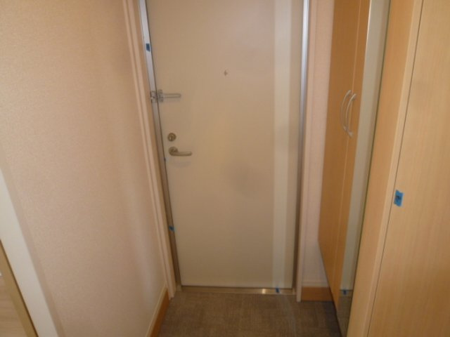 御所市大字東松本の賃貸マンションの玄関