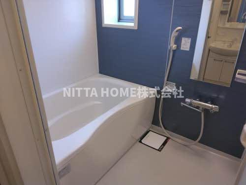 ラ・メゾンＧＯＲＹＯの浴室|浴室乾燥機付きバスルーム◆衛生面でも嬉しい小窓有り◎