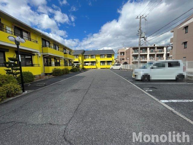 フレンドコーポの駐車場
