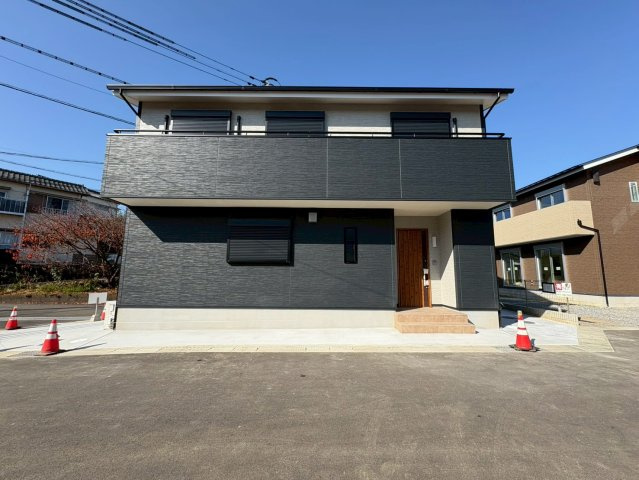 高知市福井町A号地 新築一戸建て　の外観|重厚感ある外観が魅力の新築住宅。落ち着きと高級感を兼ね備えた一邸。