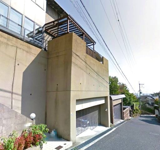 雲雀丘山手1丁目　の駐車場|通勤にも外出にもアクセス良好。家族でおでかけすることも増えそうですね。