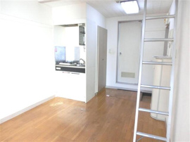 apartment 幡ヶ谷３丁目