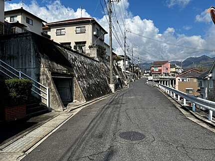 新宮2丁目の前面道路含む現地写真