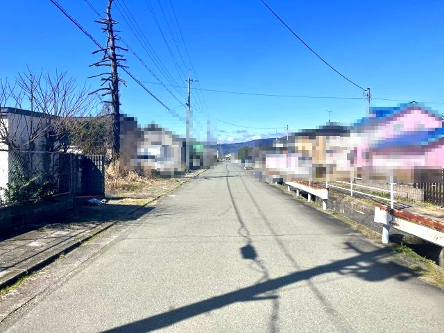 高島市今津町浜分中古戸建の前面道路含む現地写真