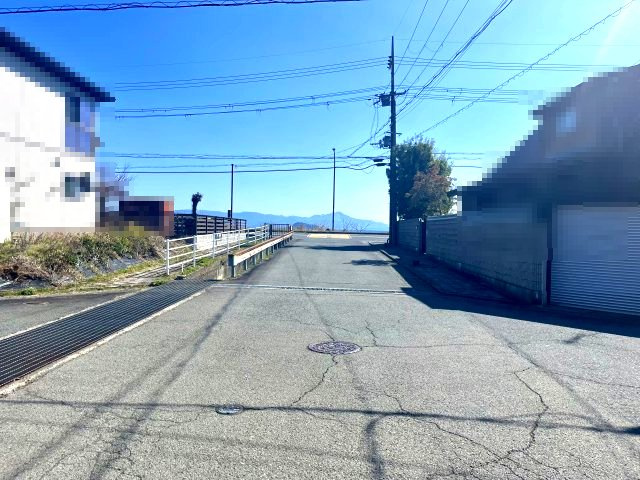 高島市今津町浜分中古戸建の前面道路含む現地写真