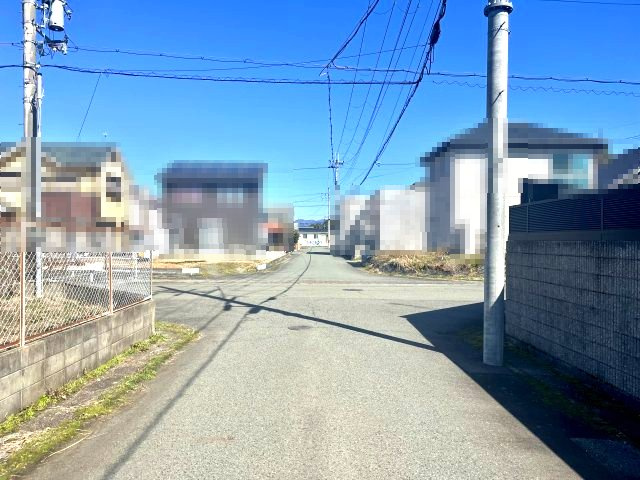 高島市今津町浜分中古戸建の前面道路含む現地写真