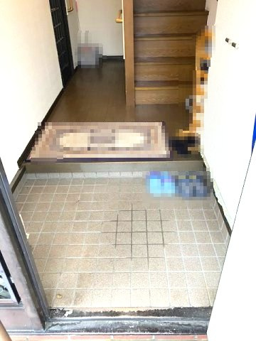 高島市今津町浜分中古戸建の玄関