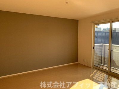 【居間・リビング】 | ウィット西深津　B棟 | LDK13.7帖