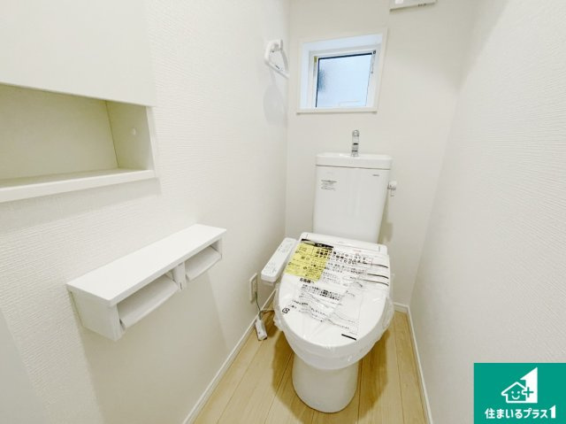 亀岡市曽我部町寺長縄手　第4期　新築一戸建てのトイレ|シンプルなトイレは落ち着く空間！お手入れも簡単です！