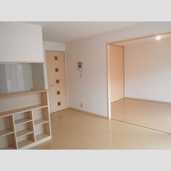 パルコートサン C棟の居間・リビング