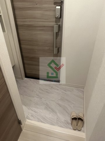 アヴァンス東大泉Aの玄関