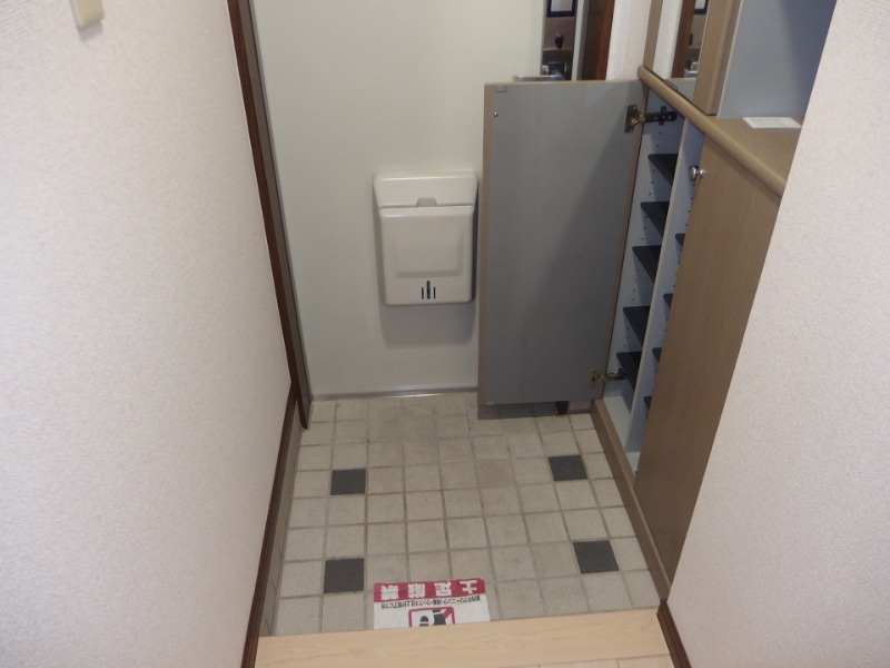 プロニティ杉山Ⅰの玄関