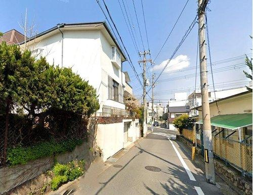 中央区中島通2丁目　中古戸建の前面道路含む現地写真|便利な2台駐車可能