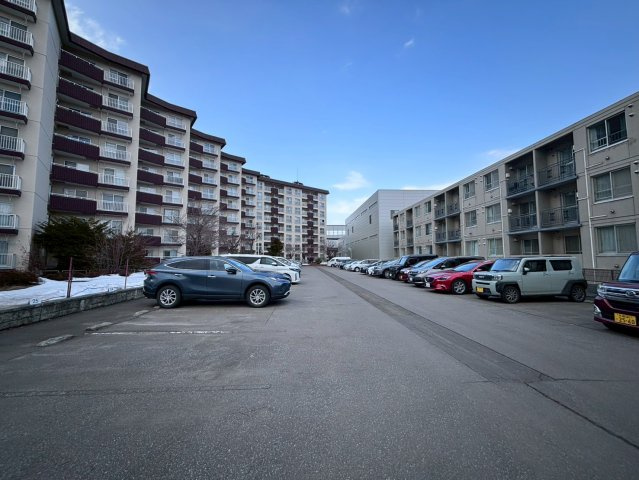 第2ファミール札幌の駐車場