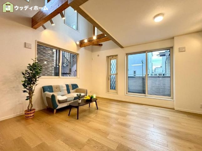 川口市末広3丁目　中古一戸建ての居間・リビング