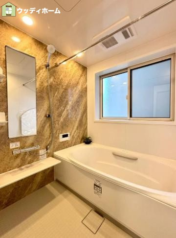 川口市末広3丁目　中古一戸建ての浴室