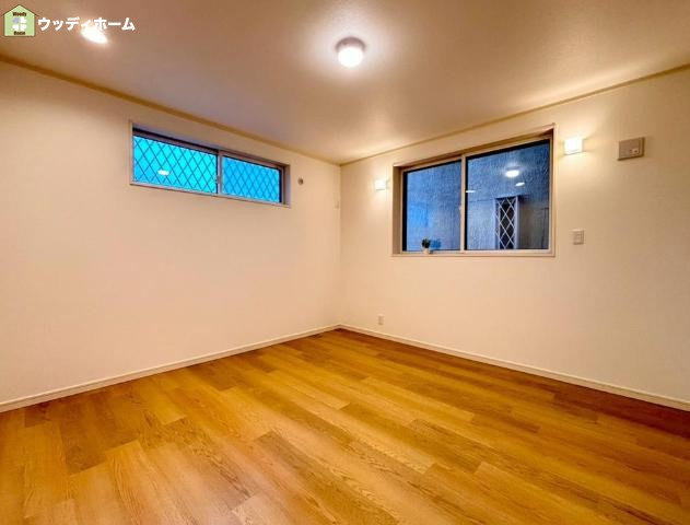 川口市末広3丁目　中古一戸建ての洋室