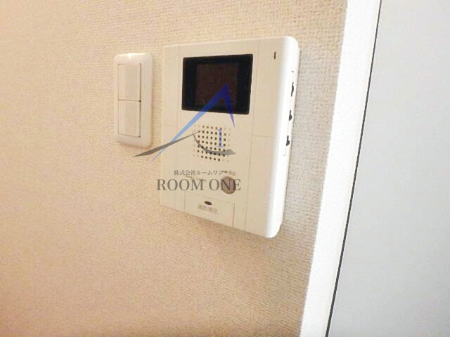 セリュークス板橋本町のセキュリティ|モニター付きインターホンです。